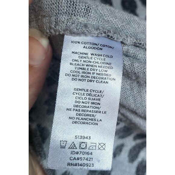 Loft grey cheetah print raglan half sleeve crew neck top, size xs - Picture 4 of 4